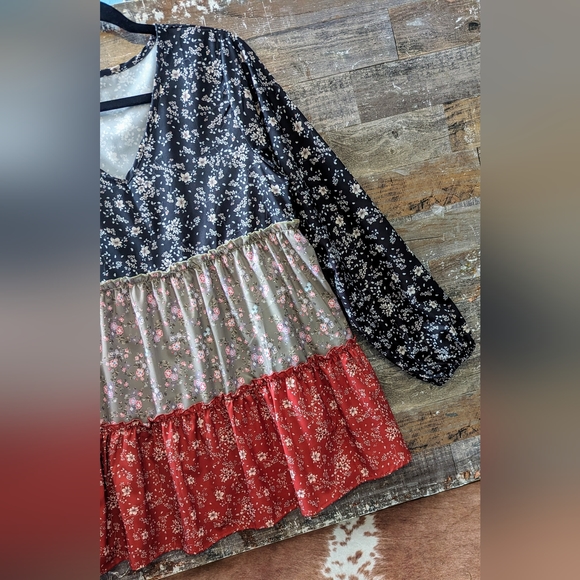 Boho Tiered Floral Mixed Print Tunic - Picture 4 of 16